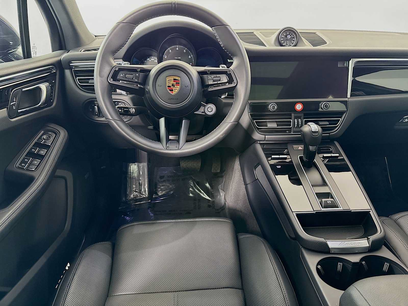 Certified 2026 Porsche Macan AWD/4WD image 24