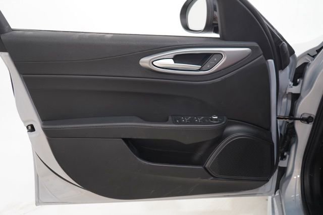 New 2025 Alfa Romeo Giulia AWD w/ Driving Assist Package image 18