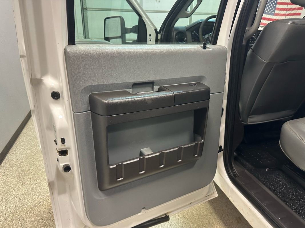 Used 2013 Ford F550 4x4 Crew Cab Super Duty w/ PWR Equipment Group image 12