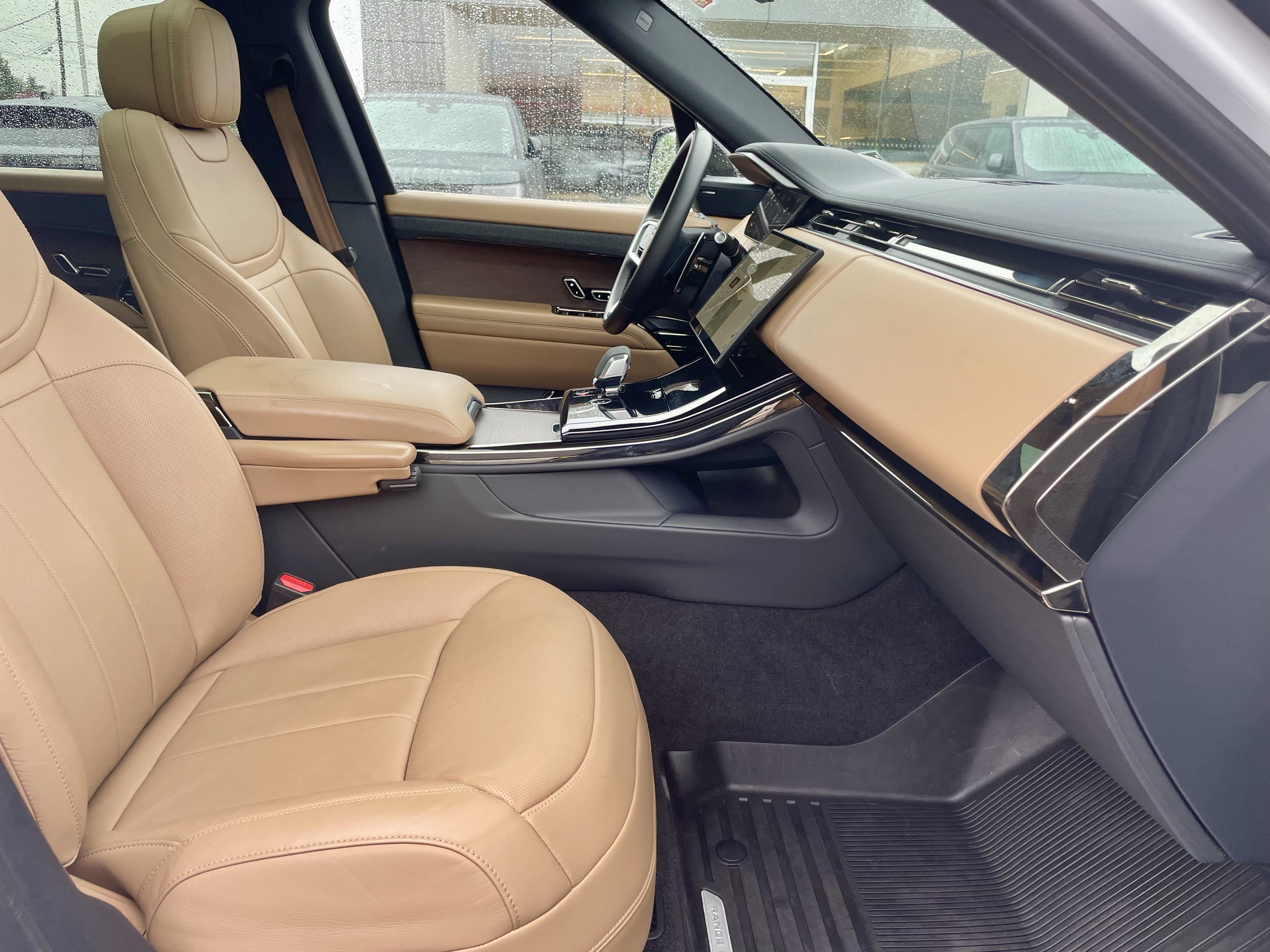 Used 2024 Land Rover Range Rover Sport SE AWD/4WD image 15