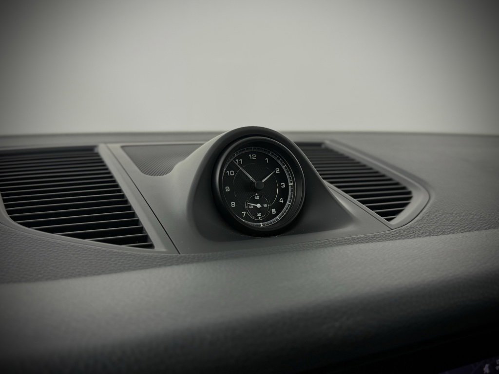 Certified 2025 Porsche Macan image 31