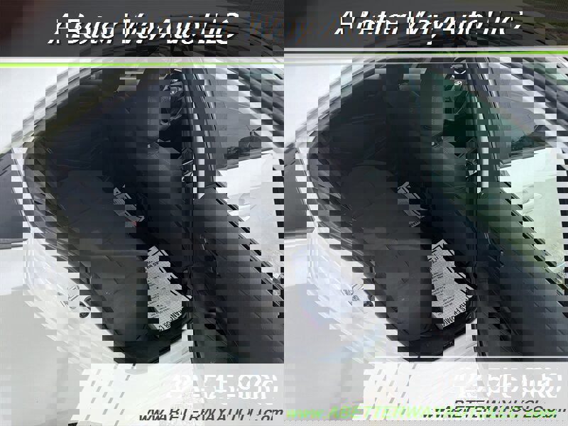 Used 2022 Toyota Corolla LE w/ Carpet Mat Package (TMS) image 8