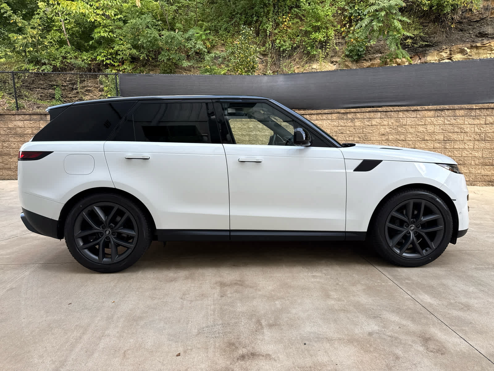 Certified 2024 Land Rover Range Rover Sport SE AWD/4WD image 7