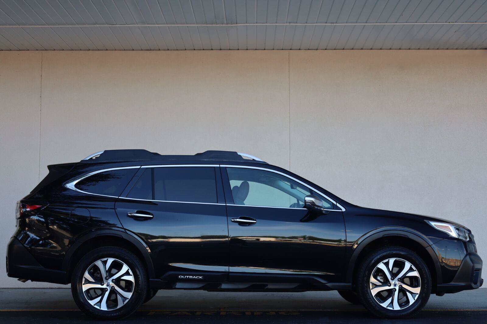 Used 2021 Subaru Outback Touring XT AWD/4WD image 2