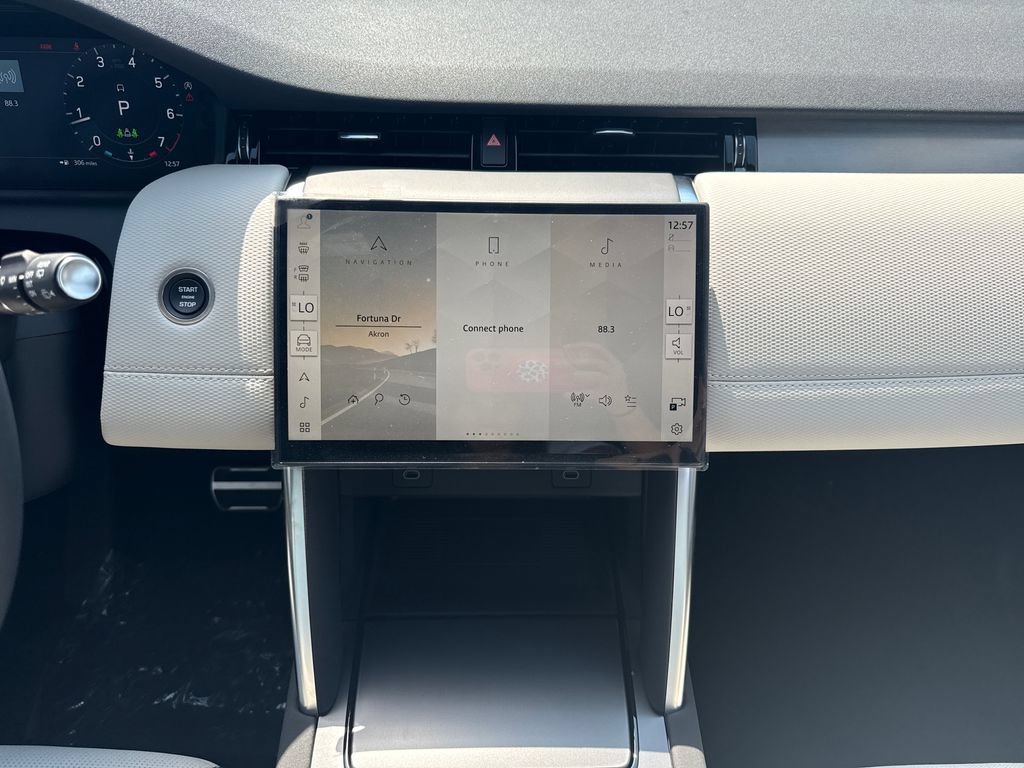 New 2026 Land Rover Discovery Sport Landmark AWD/4WD image 23