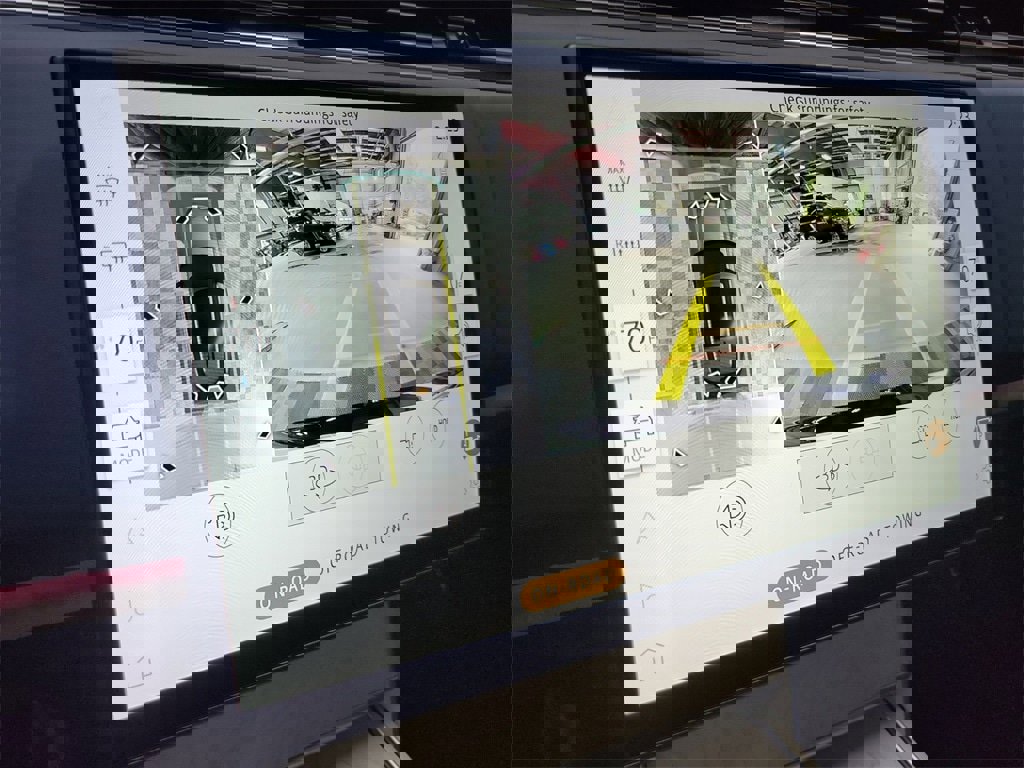 New 2024 Land Rover Range Rover SV image 19