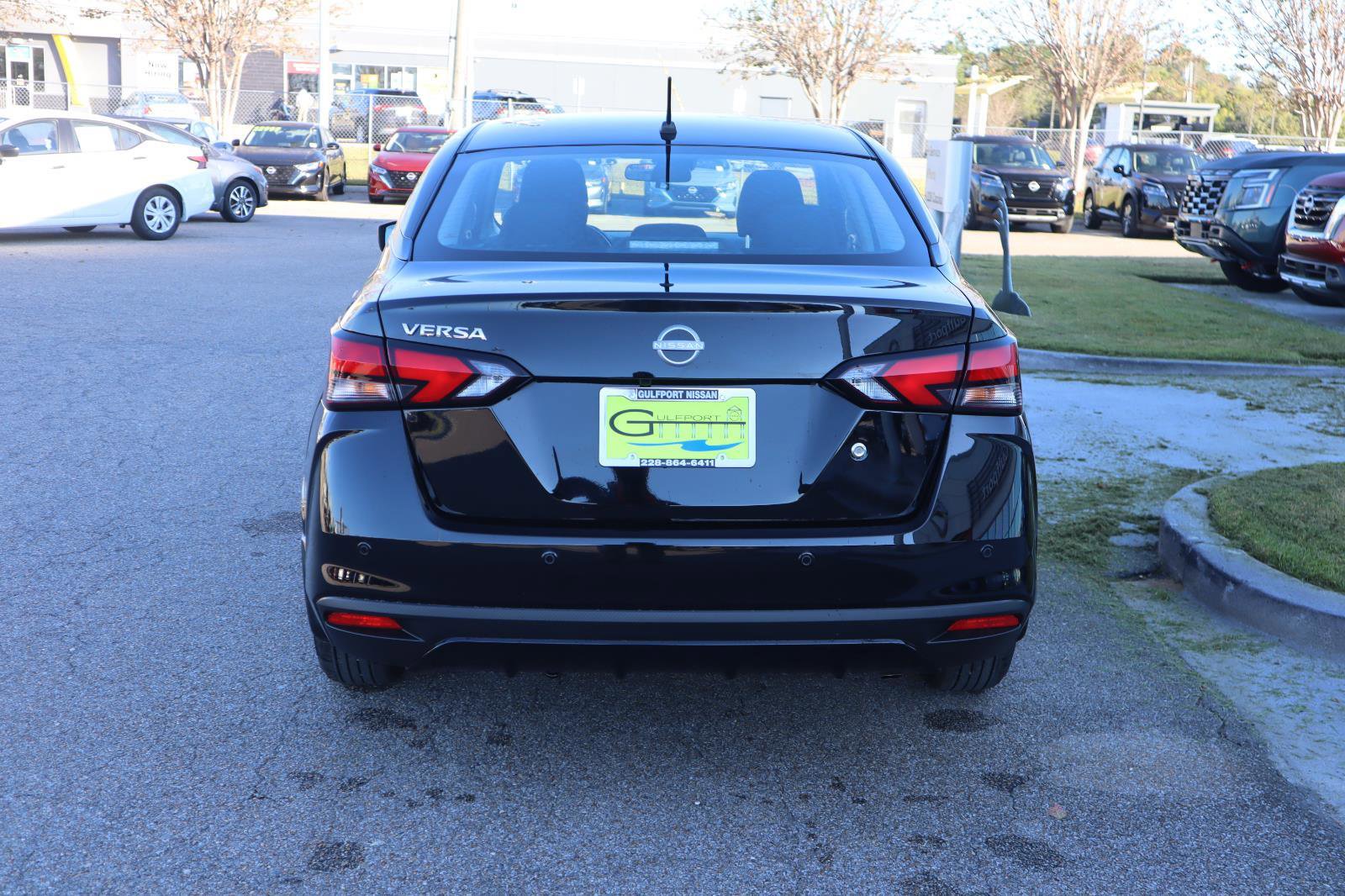 Used 2025 Nissan Versa S w/ Trunk Package image 5