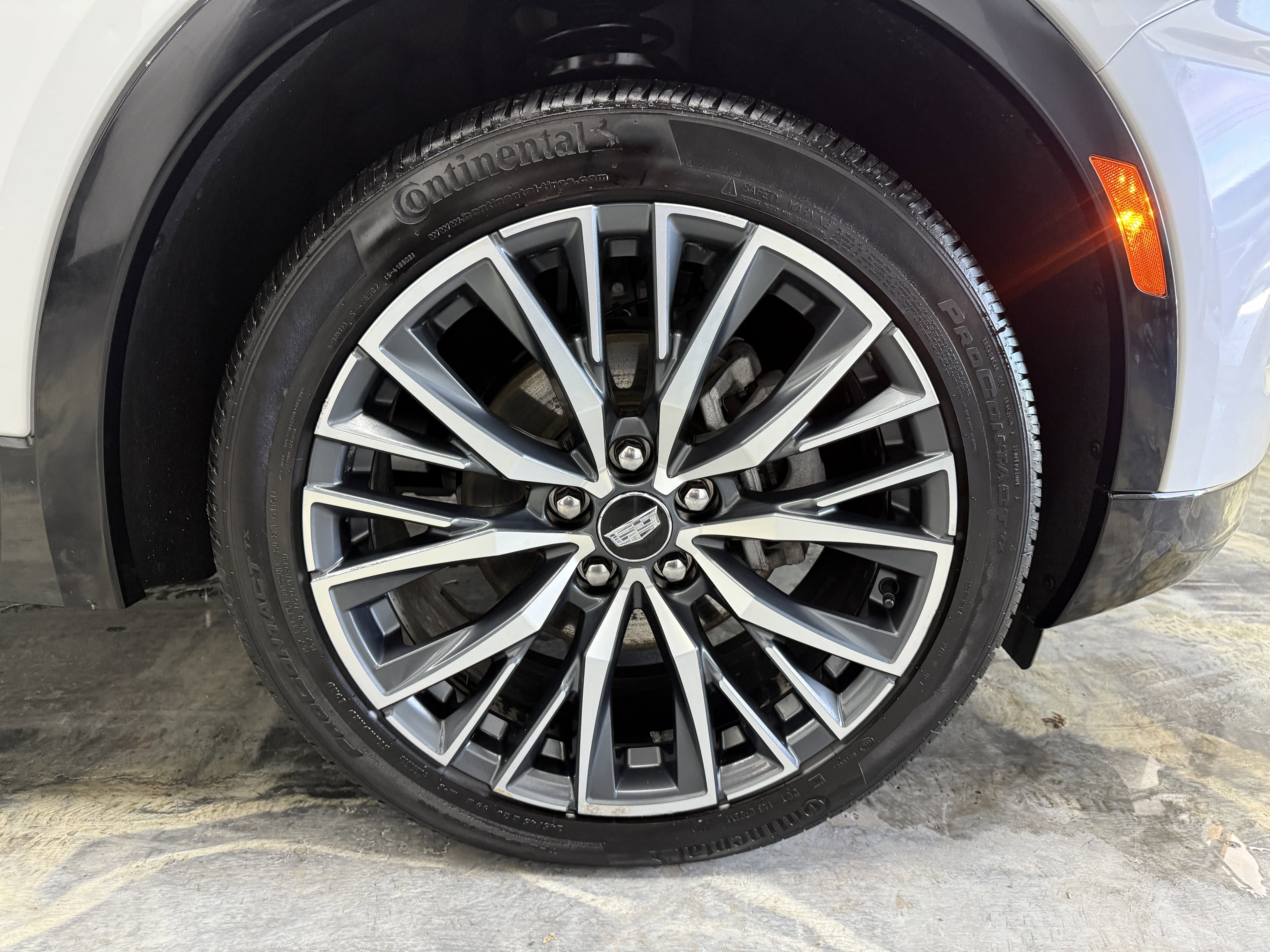 Used 2024 Cadillac XT4 Sport image 32