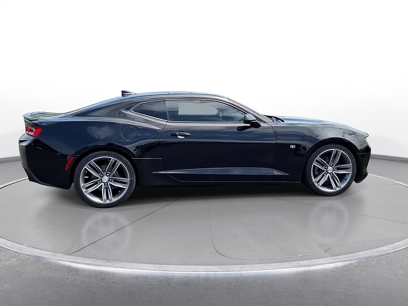 Used 2017 Chevrolet Camaro LT w/ RS Package RWD image 9