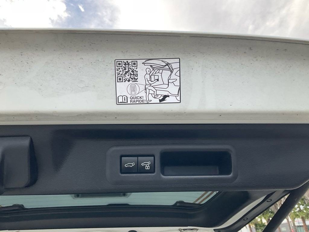 Used 2023 Toyota Sequoia Limited image 10