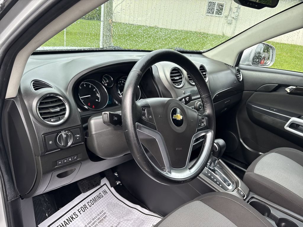 Used 2014 Chevrolet Captiva Sport LT FWD image 12