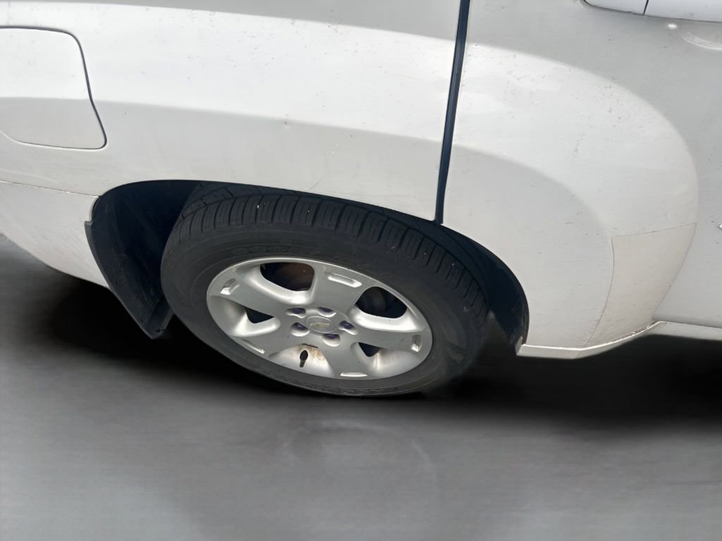 Used 2010 Chevrolet HHR LT image 11