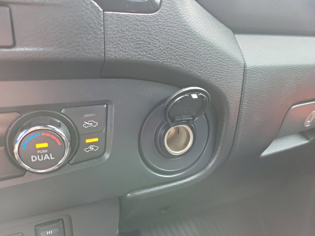 Used 2022 Nissan Frontier PRO-4X AWD/4WD image 37