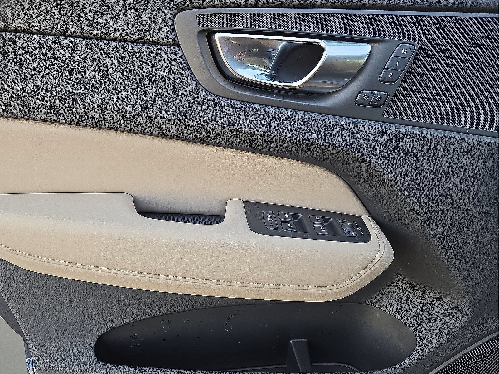 New 2026 Volvo XC60 B5 Core AWD/4WD image 14