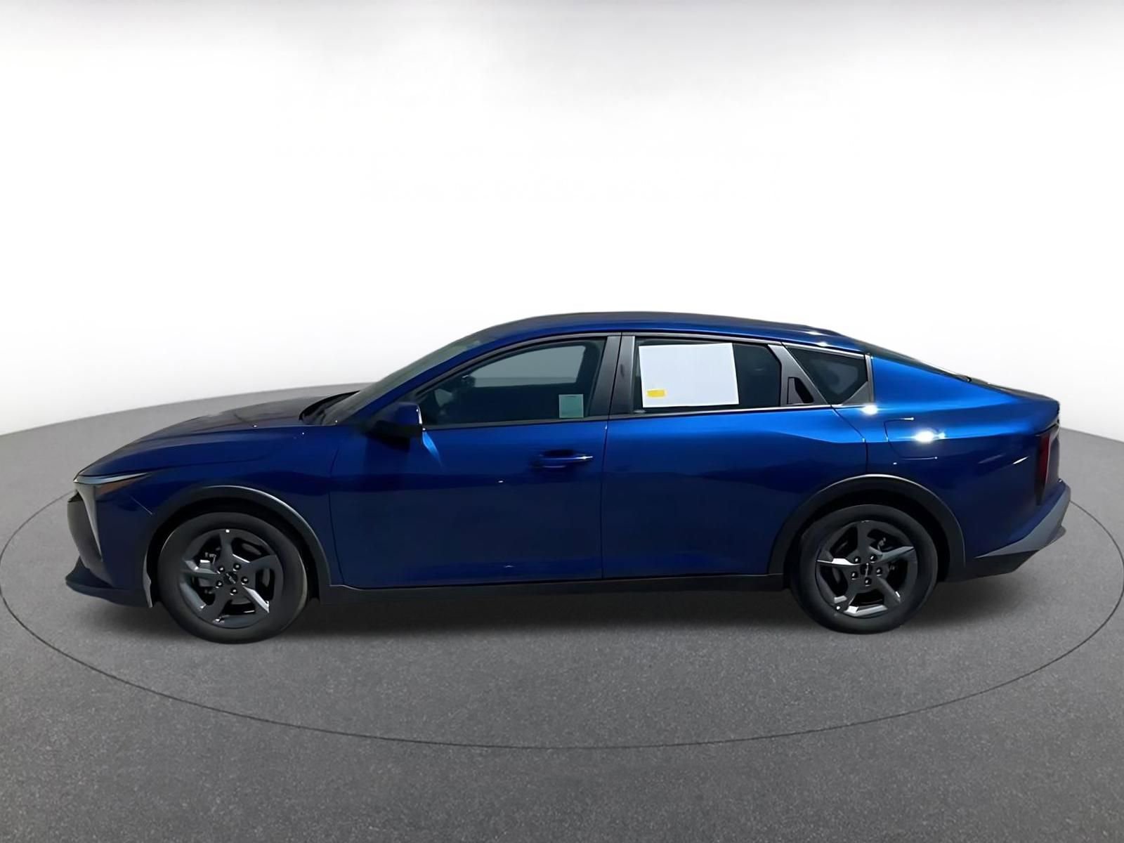 Used 2025 Kia K4 LXS image 9