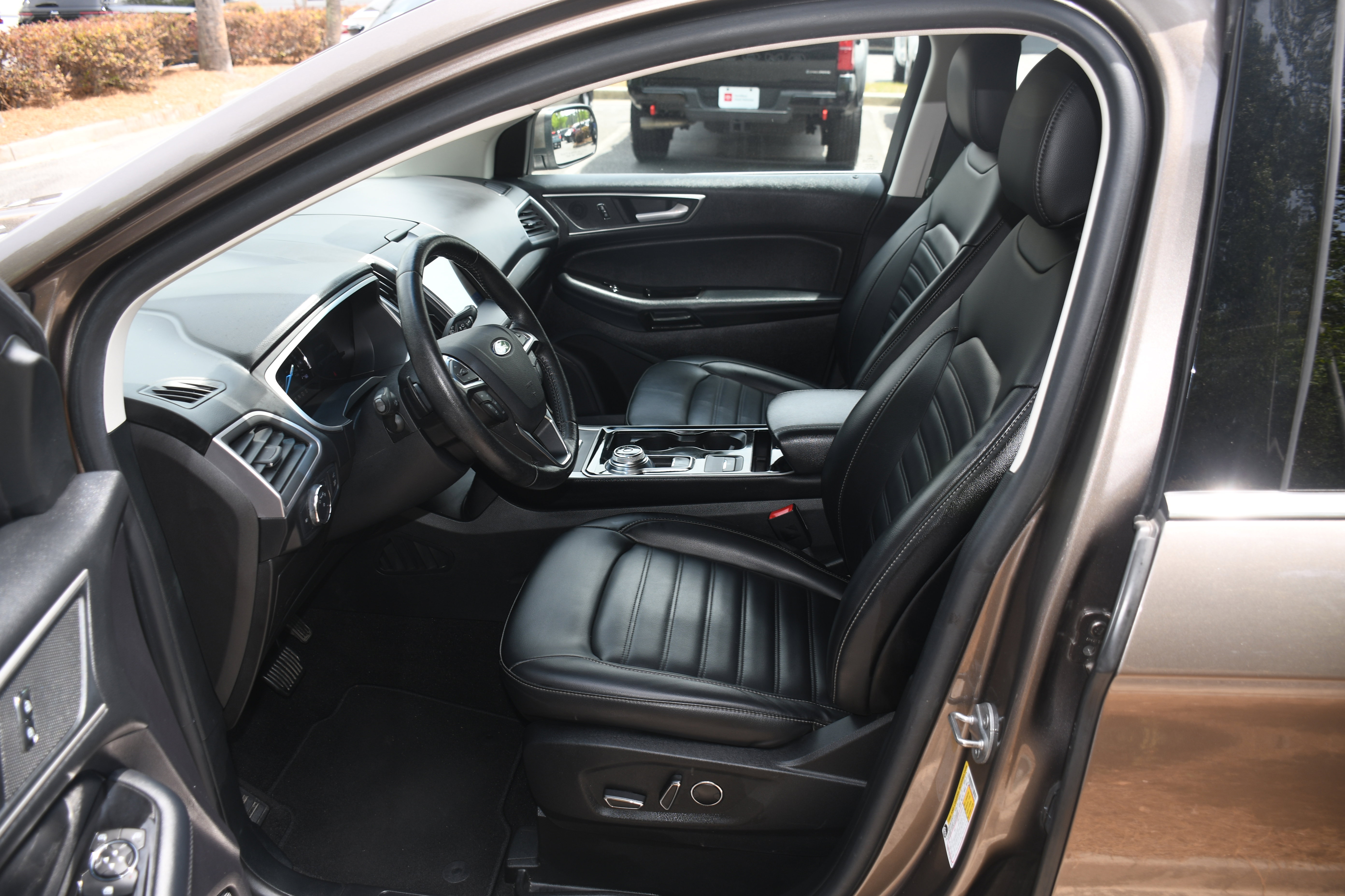Used 2019 Ford Edge SEL w/ Equipment Group 201A AWD/4WD image 7