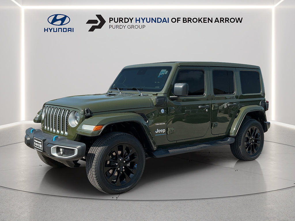 Used 2023 Jeep Wrangler Unlimited Sahara w/ Cold Weather Group AWD/4WD image 7