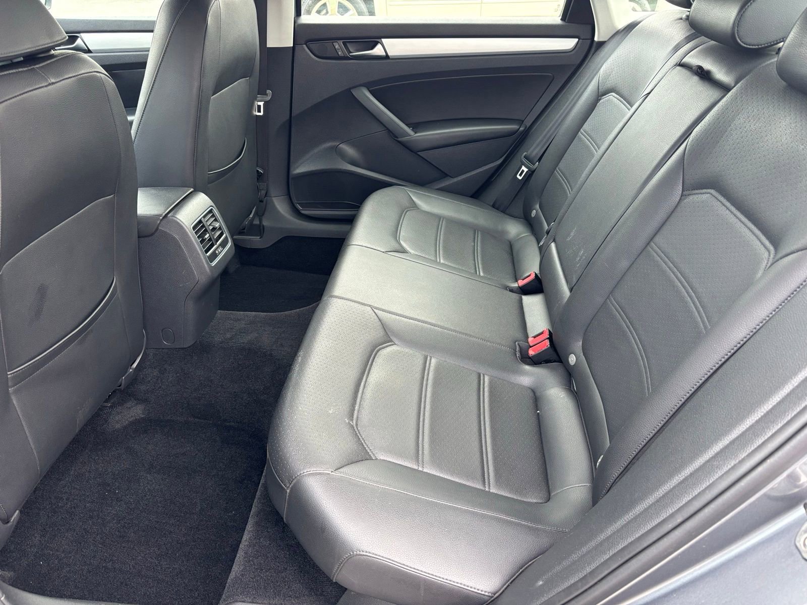 Used 2013 Volkswagen Passat 2.5 SE image 16