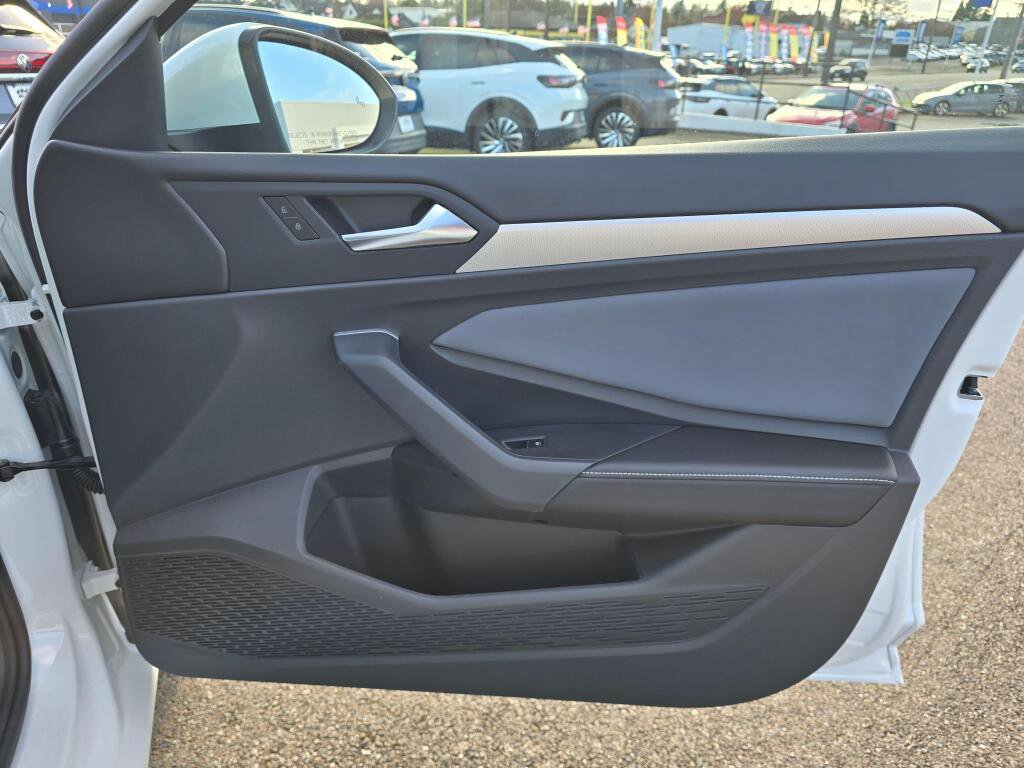 New 2026 Volkswagen Jetta SE image 42