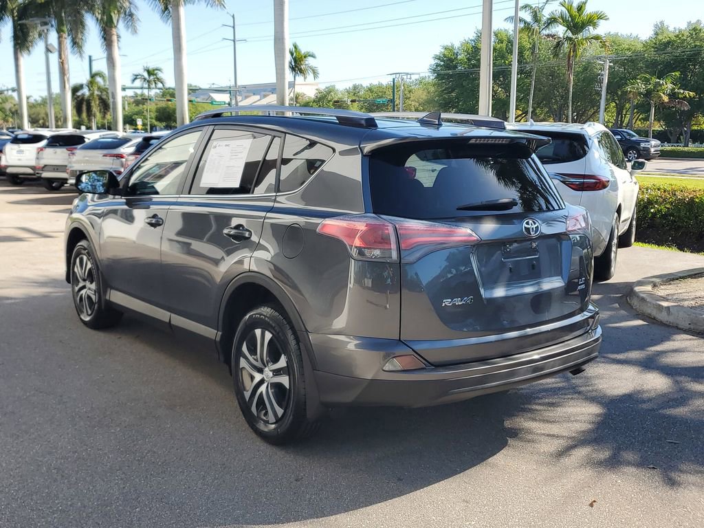 Used 2017 Toyota RAV4 LE image 3