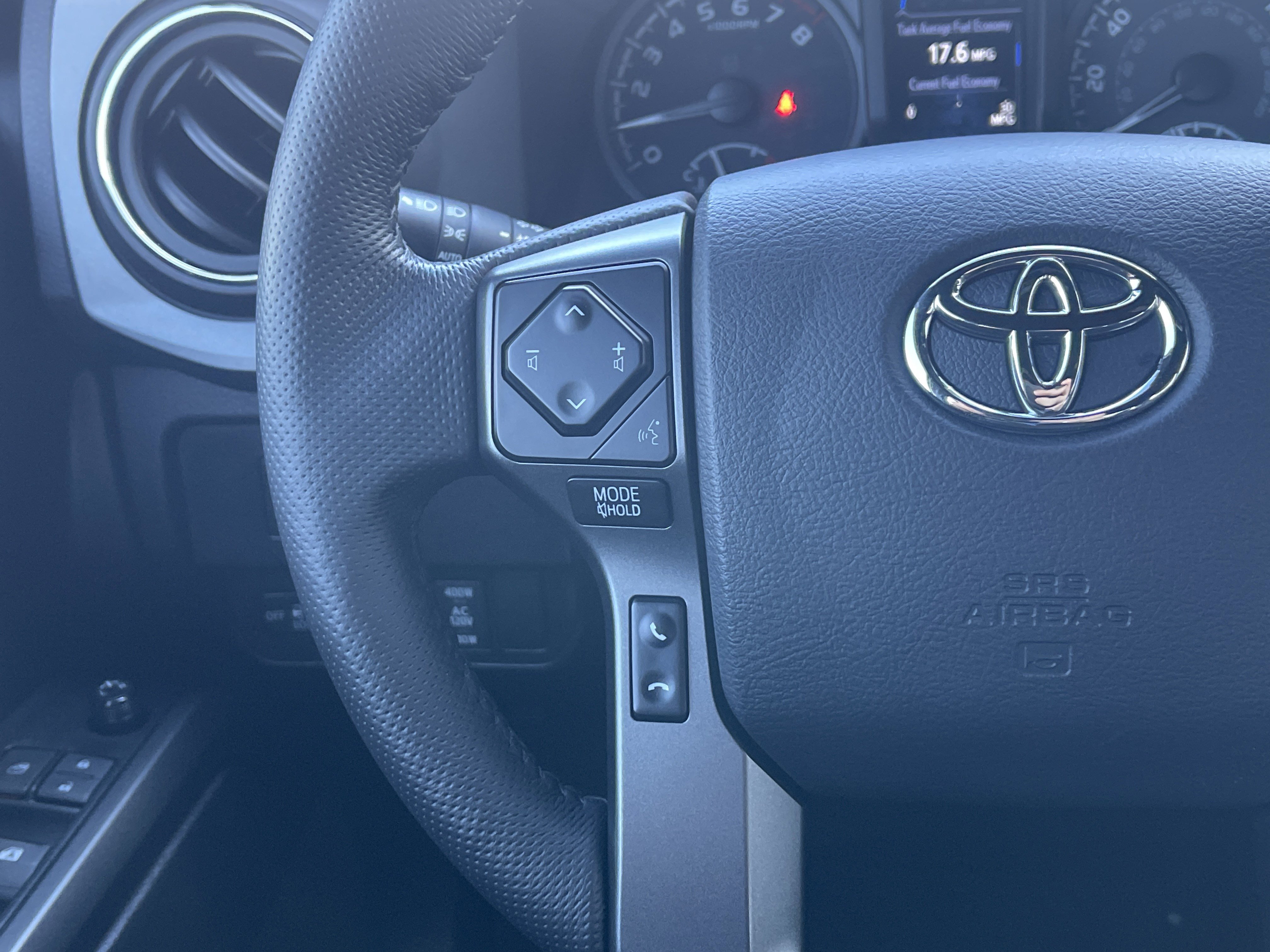 Used 2023 Toyota Tacoma TRD Off-Road w/ Advanced Technology Package image 18