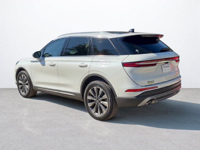 Used 2020 Lincoln Corsair Reserve w/ Equipment Group 201A FWD image 3