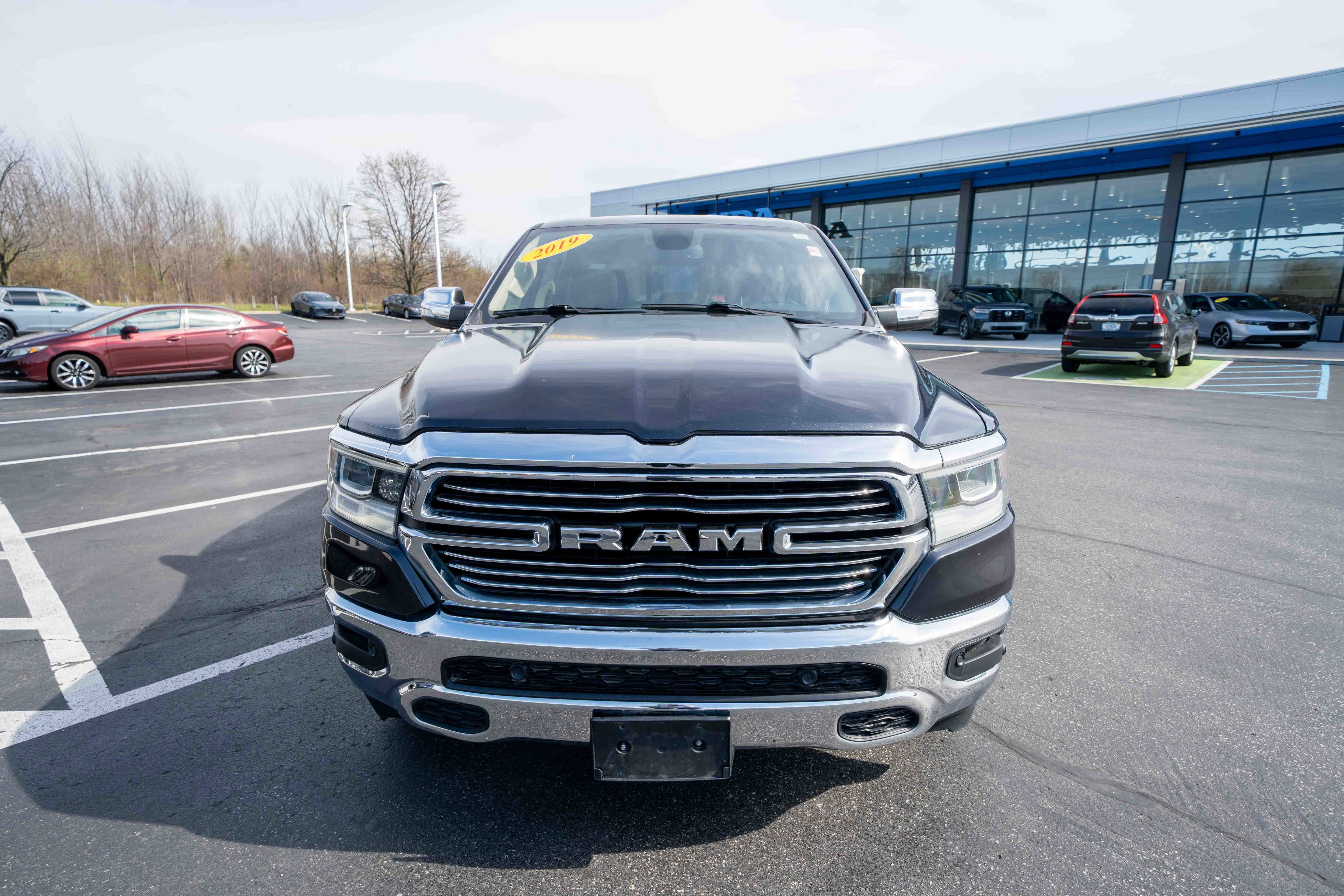 Used 2019 RAM 1500 Laramie AWD/4WD image 2