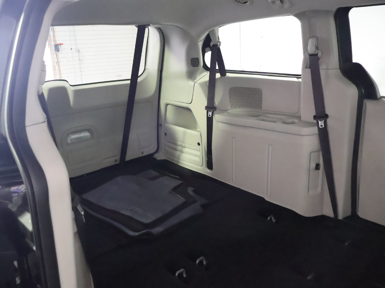 Used 2018 Dodge Grand Caravan SE FWD image 45