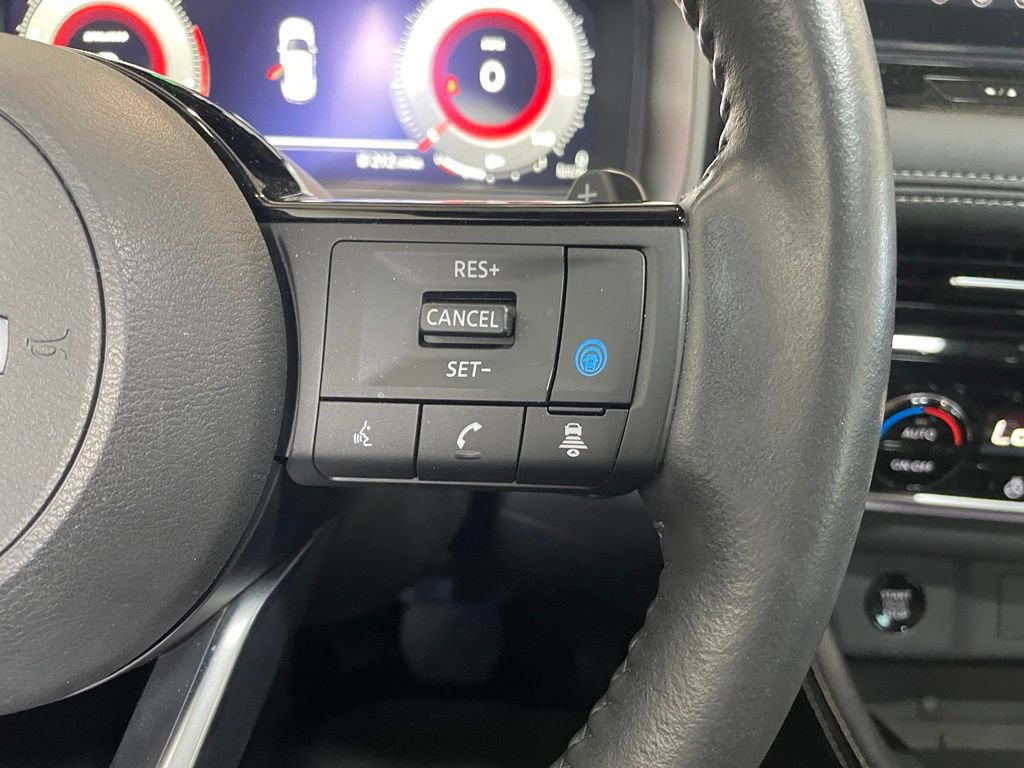 Certified 2024 Nissan Rogue Platinum FWD image 15