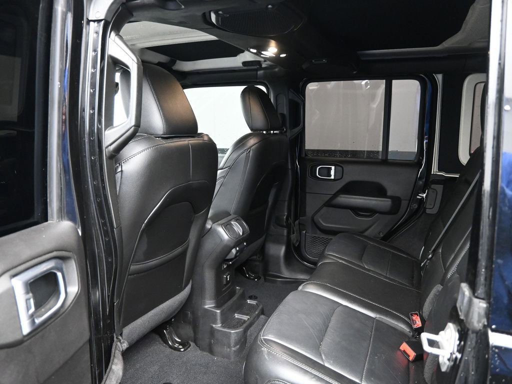 Used 2019 Jeep Wrangler Unlimited Sahara image 22
