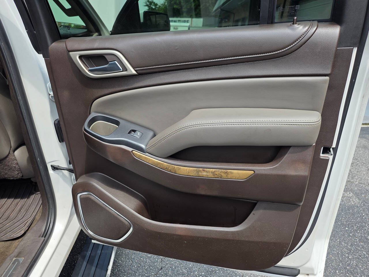 Used 2016 GMC Yukon XL Denali w/ Open Road Package RWD image 30