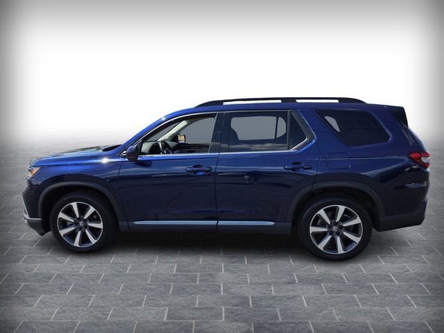 Used 2025 Honda Pilot Touring image 4