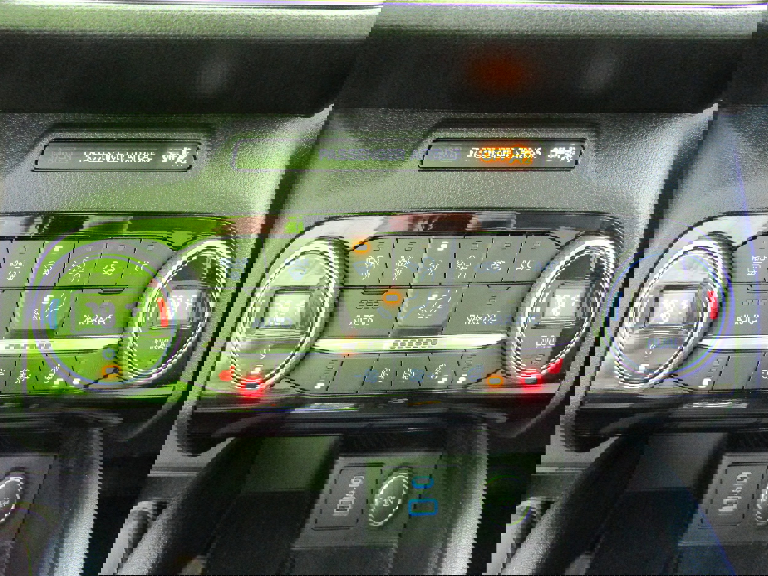 Certified 2021 Ford Escape Titanium w/ Titanium Elite Package image 29