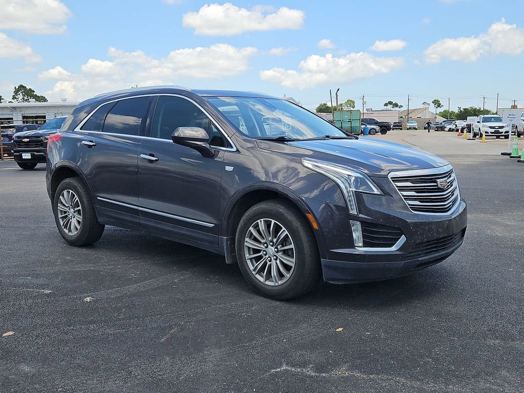 Used 2017 Cadillac XT5 Luxury w/ Driver Awareness Package FWD image 8