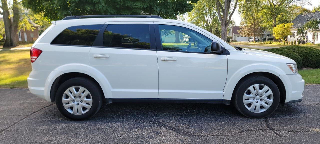 Used 2020 Dodge Journey SE w/ SE Popular Equipment Group image 2
