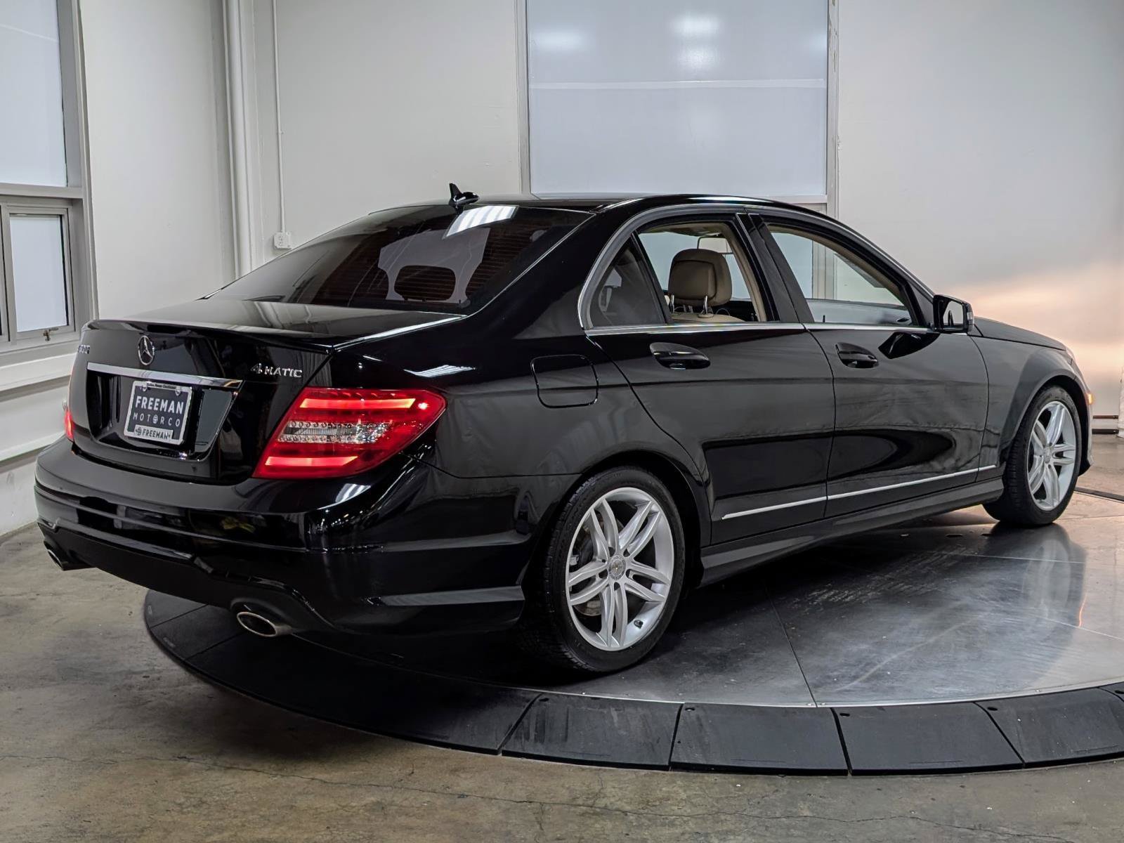 Used 2013 Mercedes-Benz C 300 4MATIC Sedan image 9