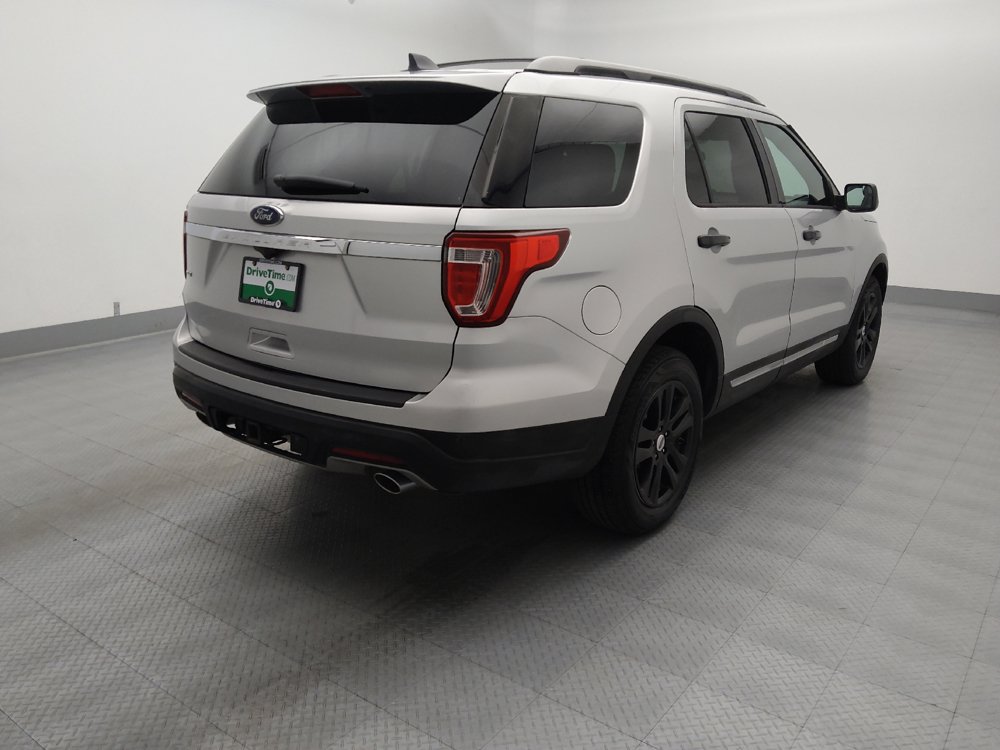 Used 2018 Ford Explorer XLT FWD image 9