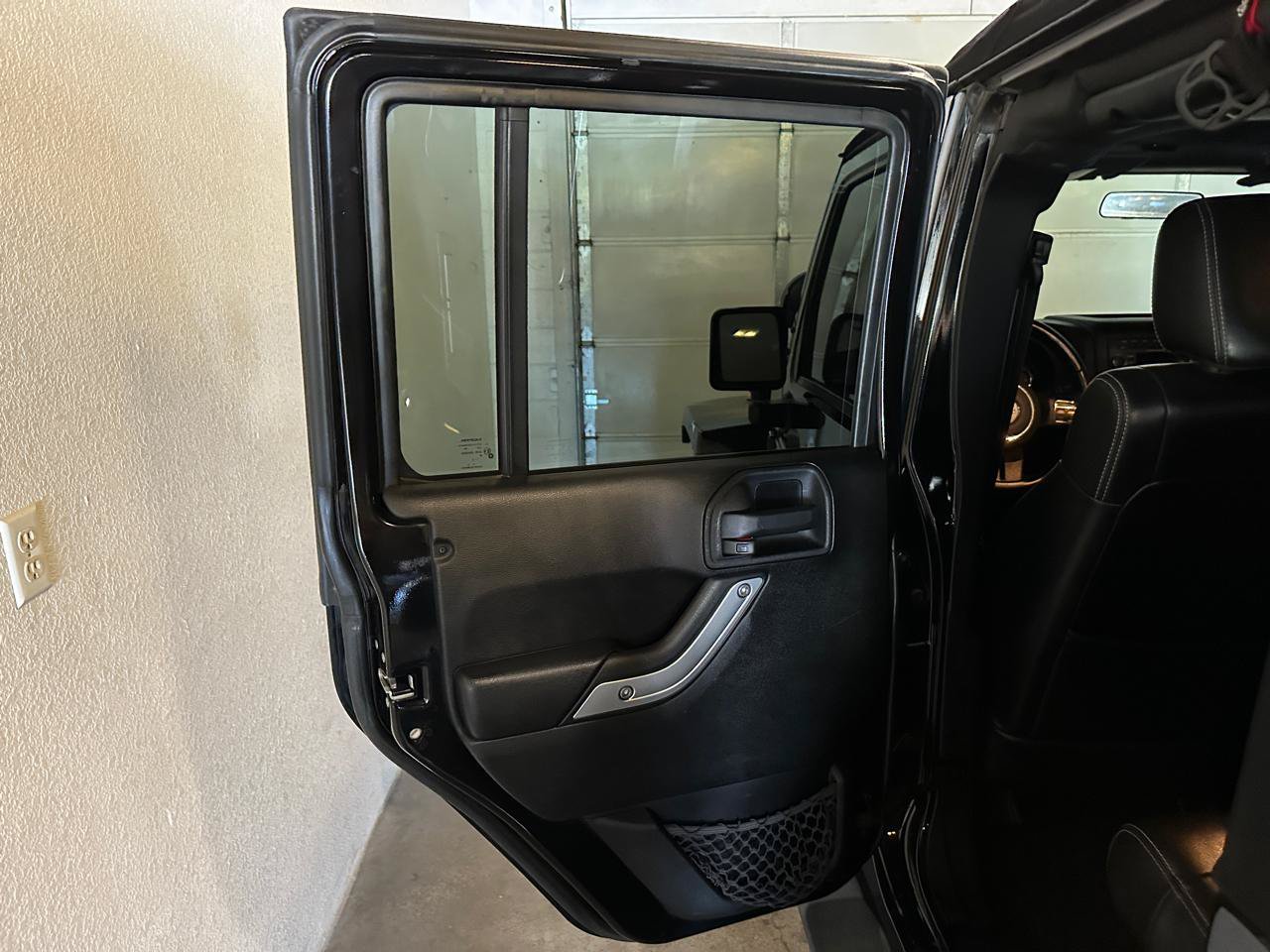 Used 2012 Jeep Wrangler Unlimited Sahara AWD/4WD image 10