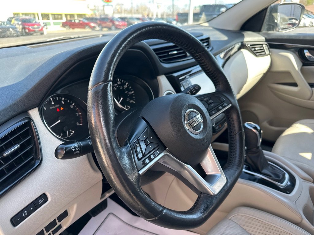 Used 2017 Nissan Rogue Sport SL image 26