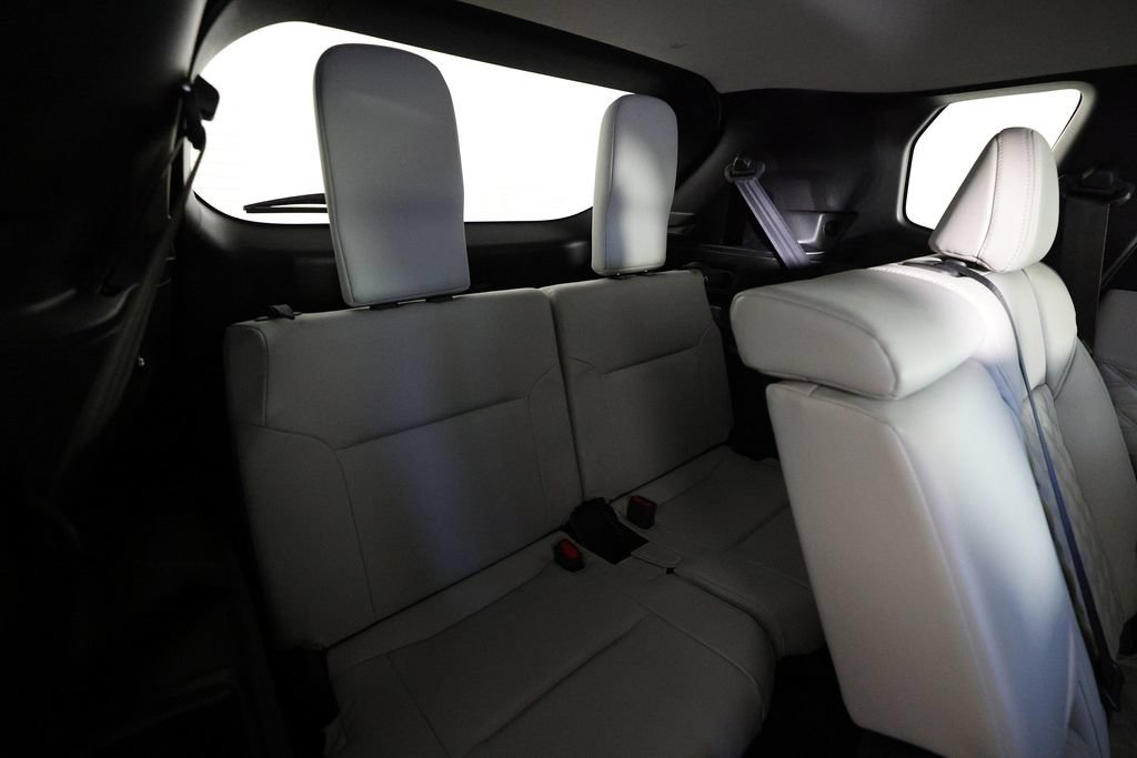Used 2024 Mitsubishi Outlander SEL FWD image 12