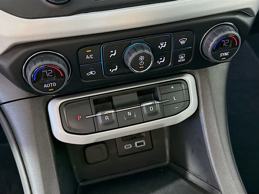 Used 2023 GMC Acadia SLT w/ Elevation Edition image 18