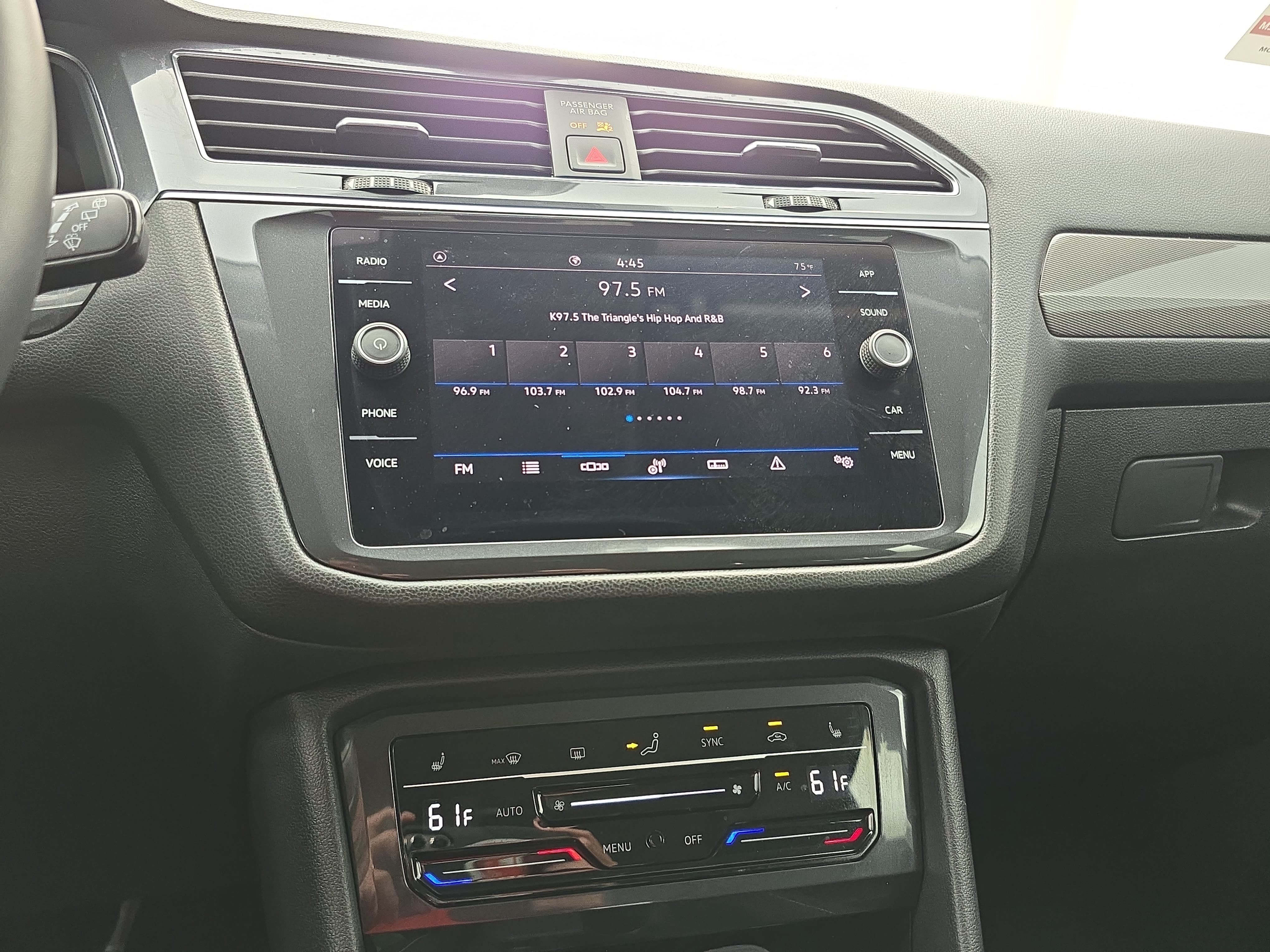 Used 2023 Volkswagen Tiguan SE FWD image 21