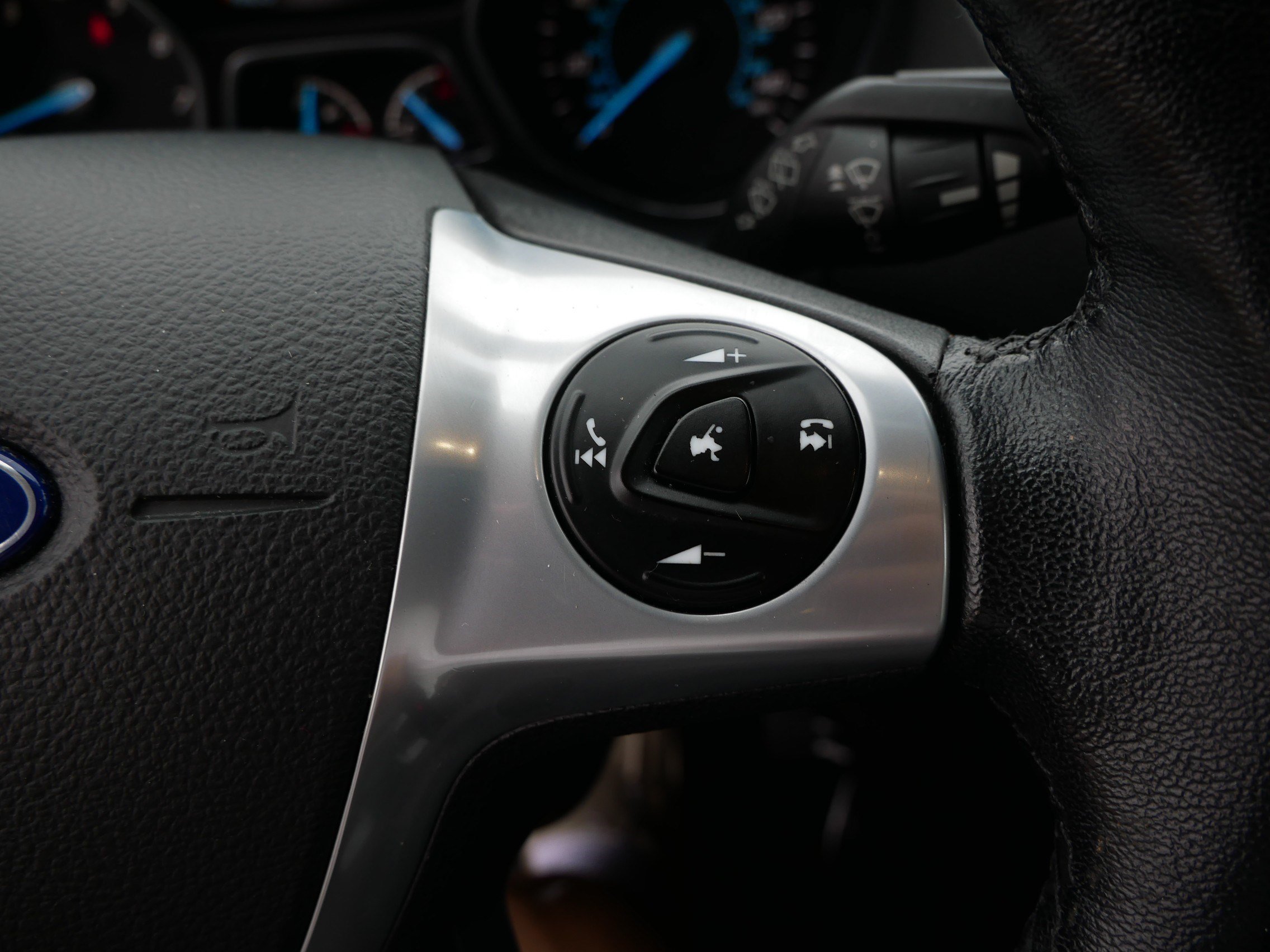 Used 2015 Ford Escape Titanium AWD/4WD image 29