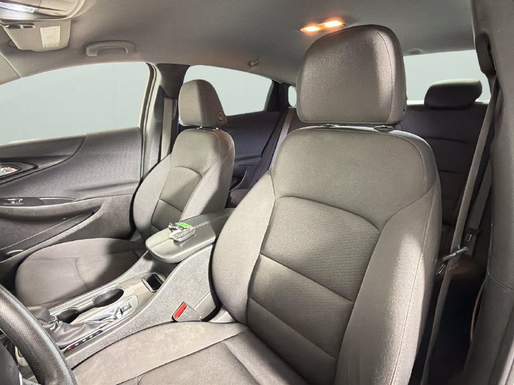 Used 2023 Chevrolet Malibu LT FWD image 18