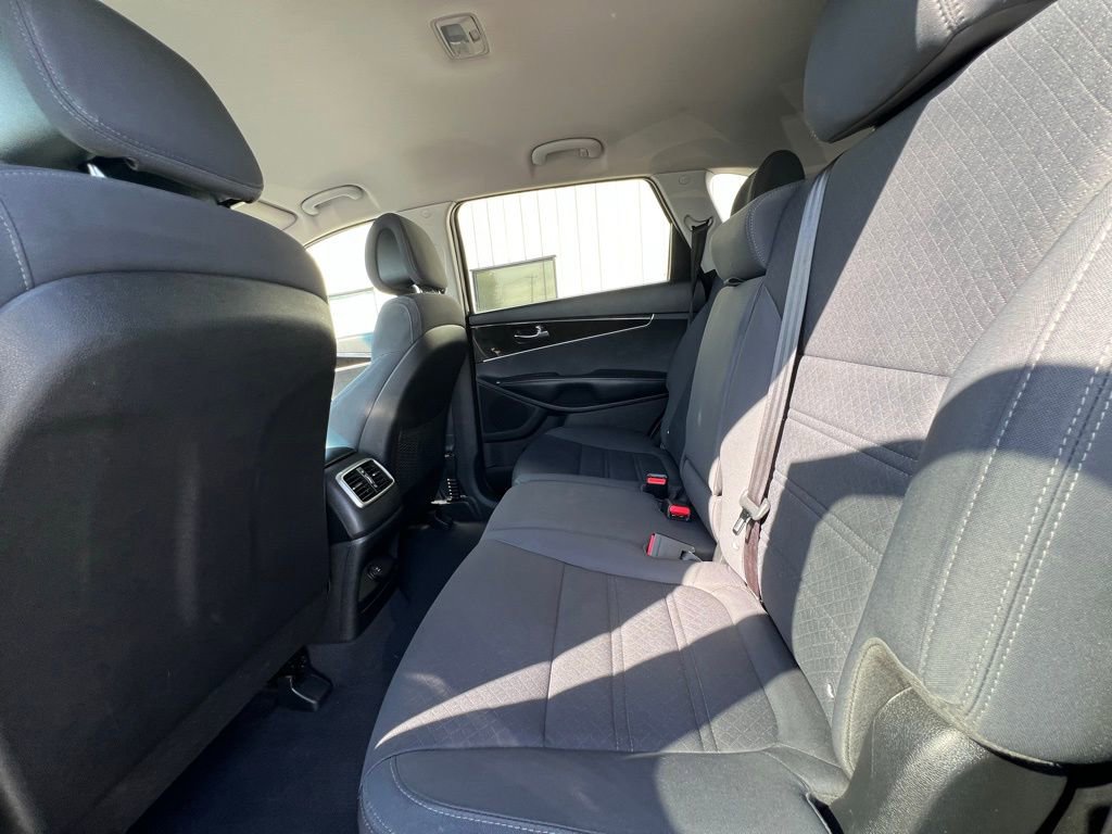 Used 2016 Kia Sorento L image 12