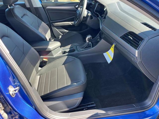 Used 2024 Volkswagen Jetta SE image 11