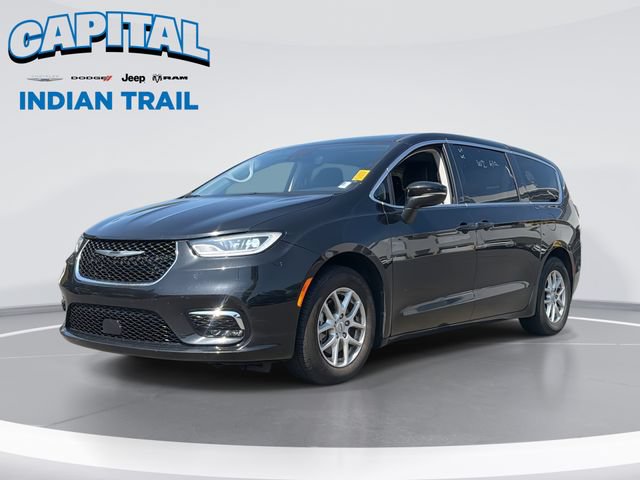 Used 2023 Chrysler Pacifica Touring-L