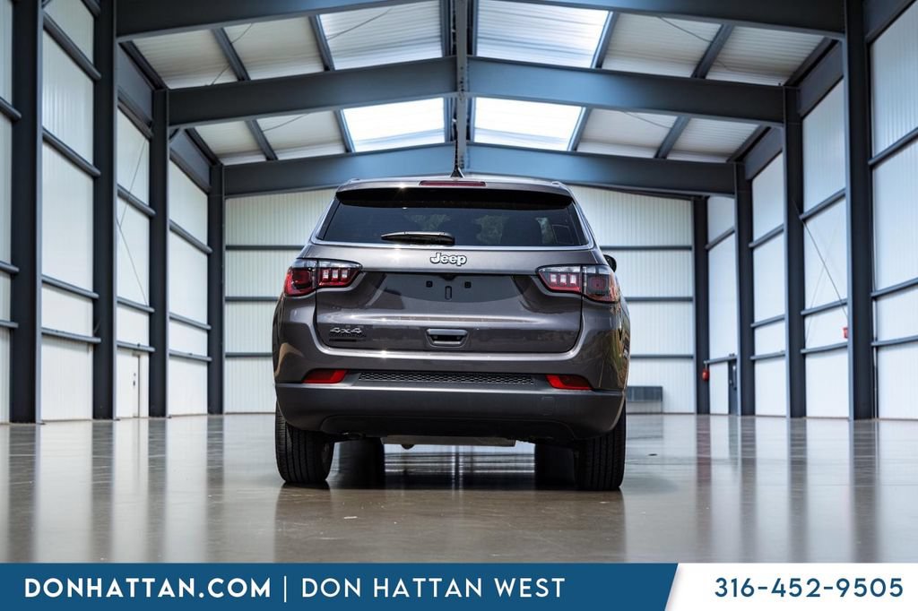 Used 2024 Jeep Compass Sport AWD/4WD image 28