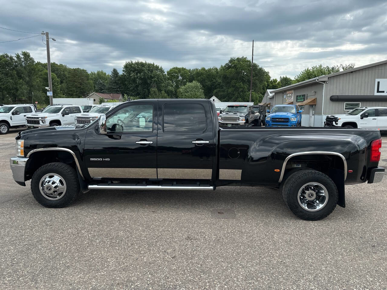 Used 2011 Chevrolet Silverado 3500 LTZ w/ LTZ Plus Package image 2