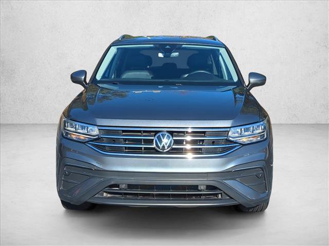 Used 2022 Volkswagen Tiguan SE image 2
